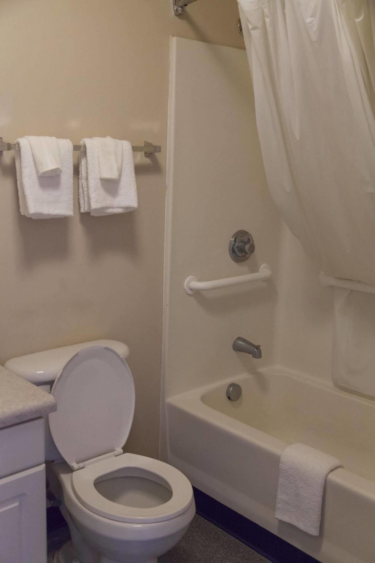 Intown Suites Extended Stay Norfolk Va Exterior foto